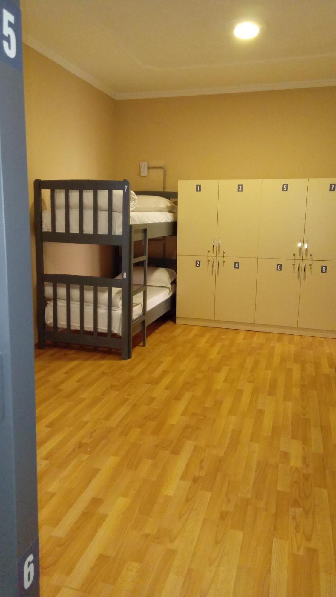 Mandarine Hostel Tirana Zewnętrze zdjęcie