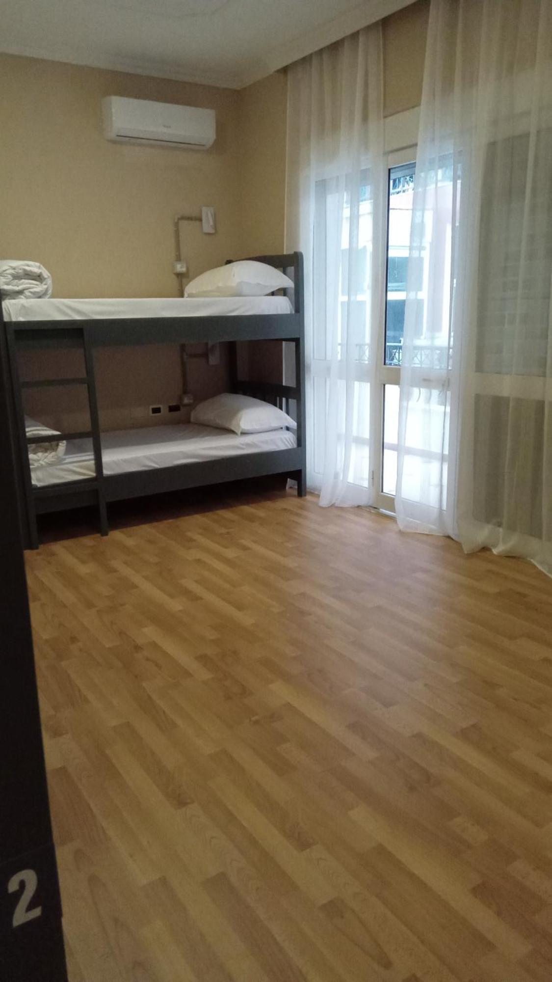 Mandarine Hostel Tirana Zewnętrze zdjęcie
