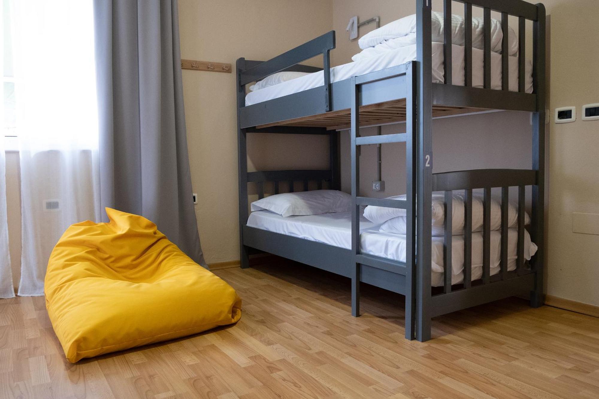 Mandarine Hostel Tirana Zewnętrze zdjęcie