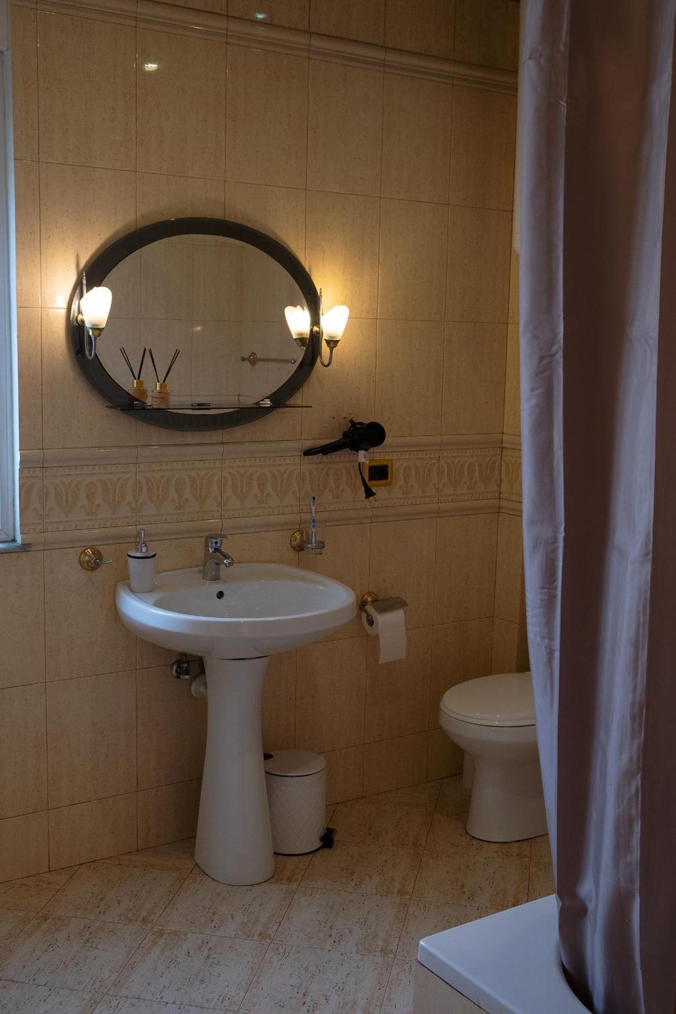 Mandarine Hostel Tirana Zewnętrze zdjęcie