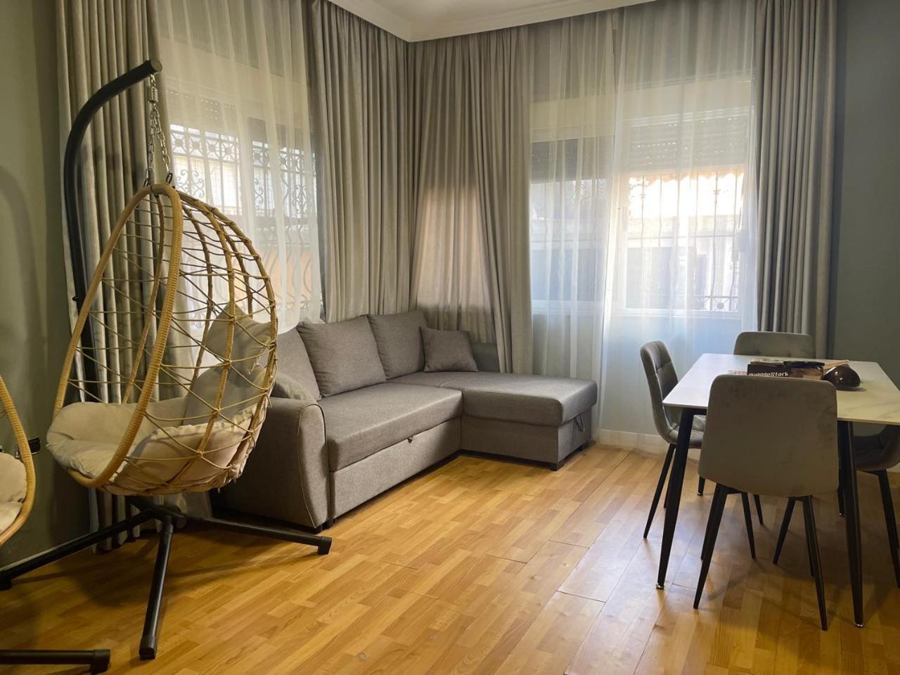 Mandarine Hostel Tirana Zewnętrze zdjęcie