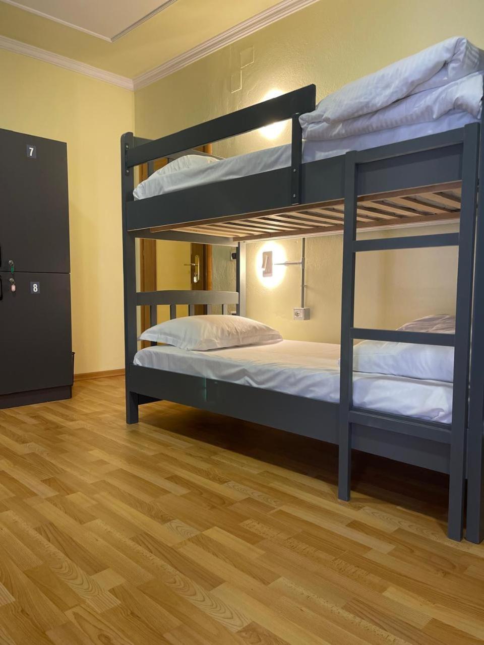 Mandarine Hostel Tirana Zewnętrze zdjęcie