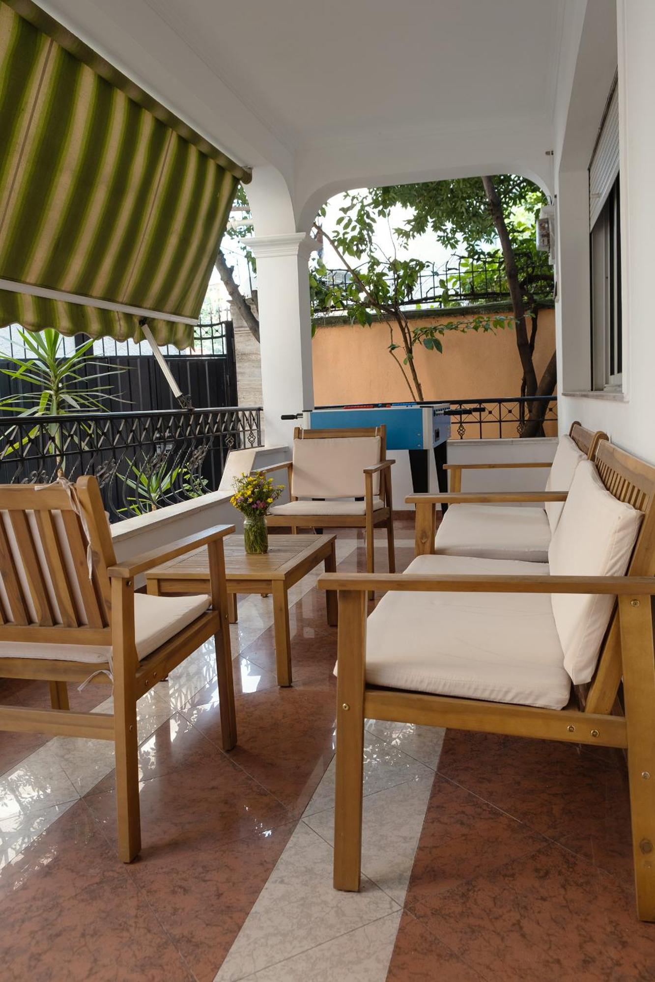 Mandarine Hostel Tirana Zewnętrze zdjęcie