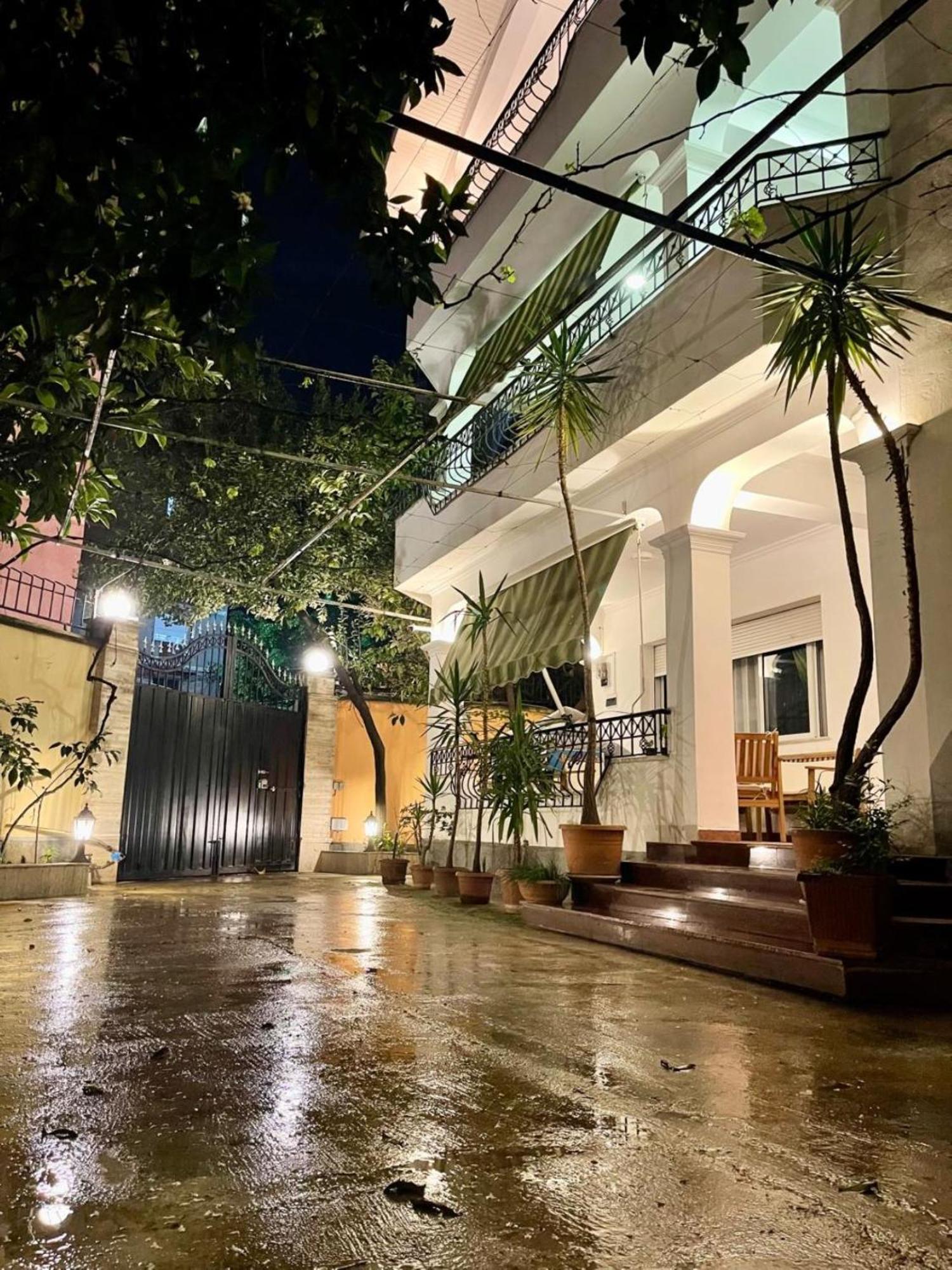 Mandarine Hostel Tirana Zewnętrze zdjęcie