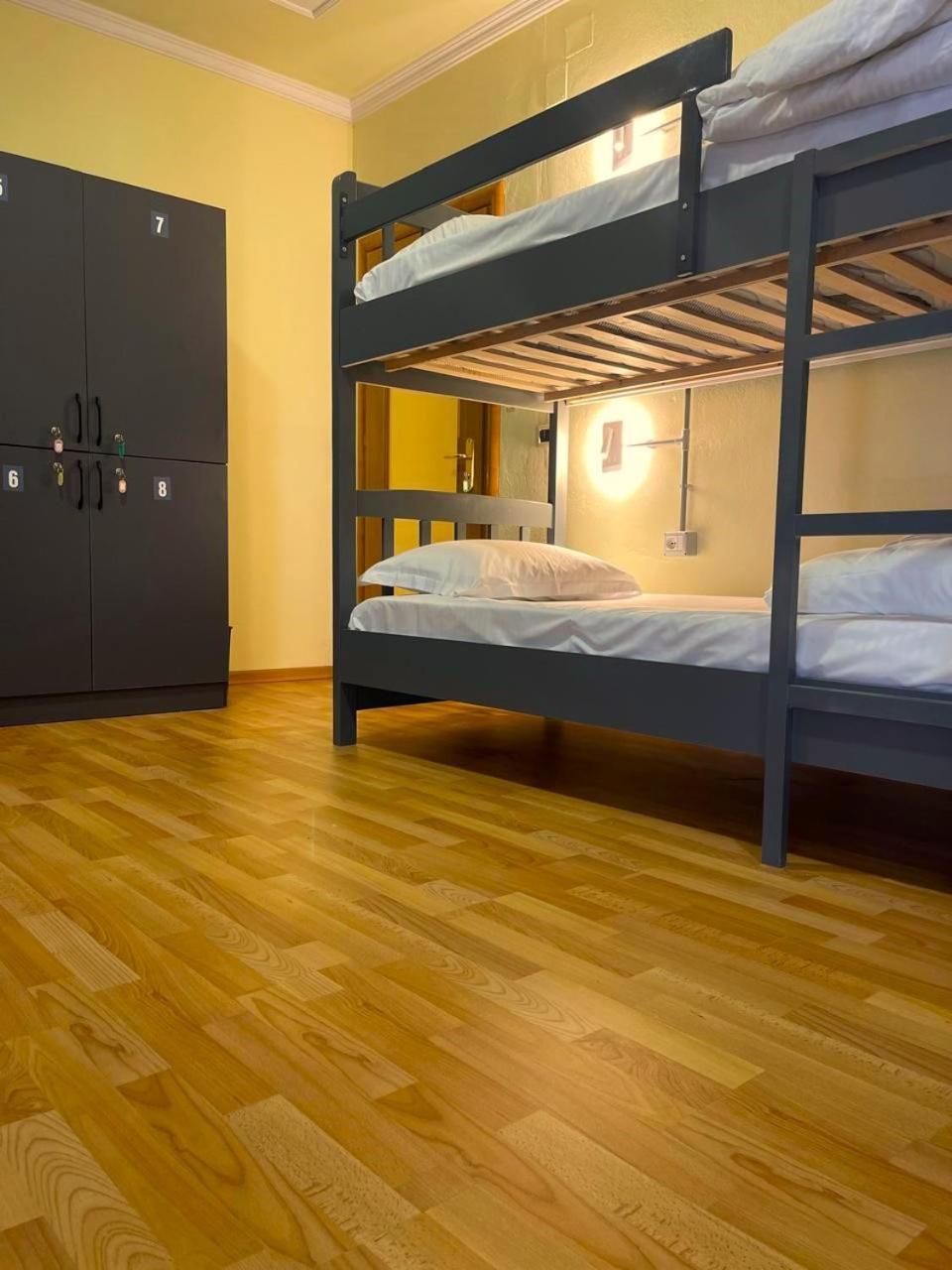 Mandarine Hostel Tirana Zewnętrze zdjęcie