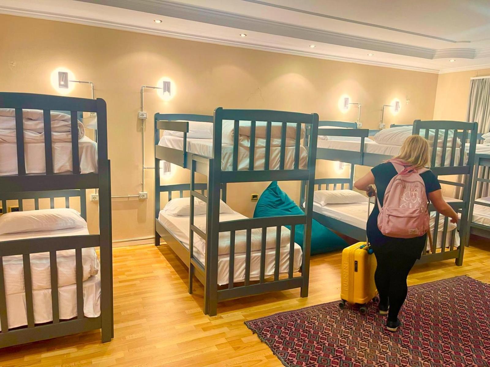 Mandarine Hostel Tirana Zewnętrze zdjęcie